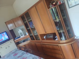 Mobile soggiorno in legno e vetro