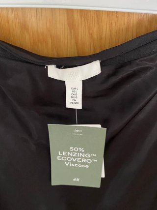 Falda H&M satén negra
