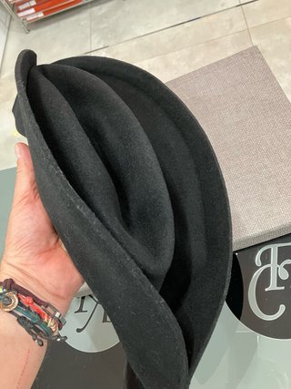 Sombrero de estudiante negro
