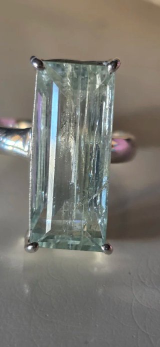 Maravilloso anillo aguamarina natural talla19