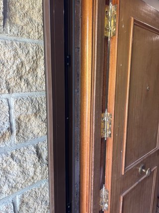 Puerta de entrada acorazada madera