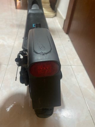 Patinete Cecotec con Casco Negro