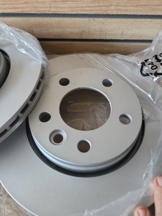 VW Transporter Discos de freno BOSCH 0986479097