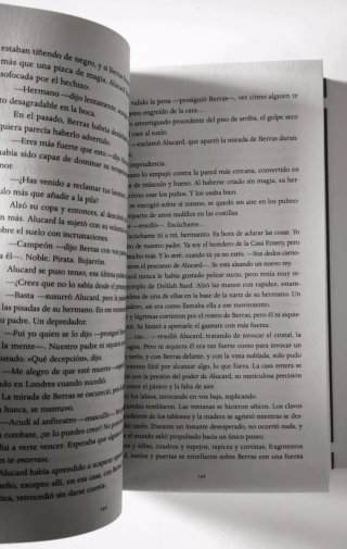 Conjuro de luz (Colores de magia vol. 3): Una d...