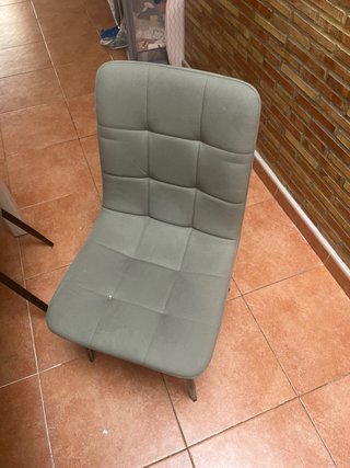 Mesa de comedor y 4 sillas