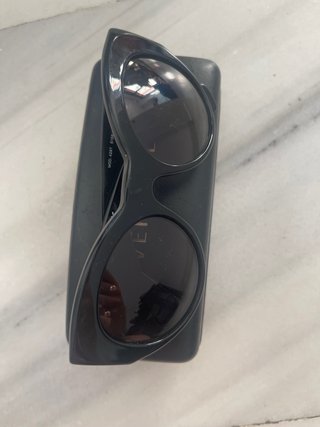 Gafas de sol Versace negras y doradas