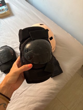 Casco y protecciones patinaje ADULTO