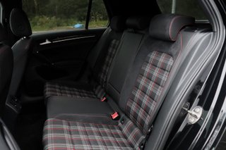 VW GOLF 7 GTI PERFORMANCE 230CV TECHO PANORÁMICO