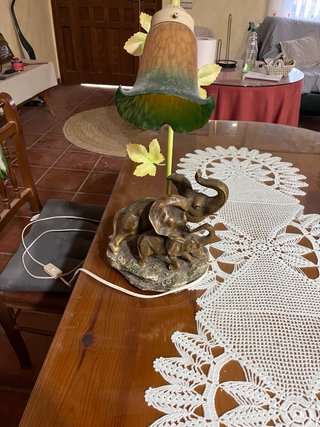 Lámpara de mesa elefantes
