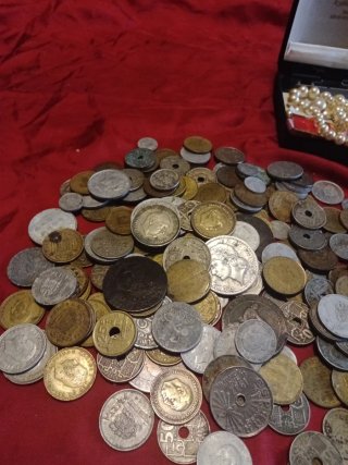 Lote Joyería y Monedas