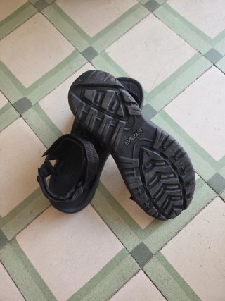 Sandalias Teva Hurricane Negras