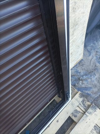 Ventana corredera aluminio con persianas