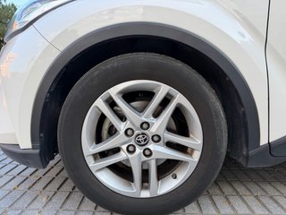 Toyota C-HR 2023 / 97.000 km / Garantia oficial