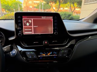 Toyota C-HR 2023 / 97.000 km / Garantia oficial