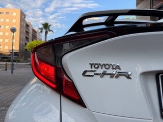 Toyota C-HR 2023 / 97.000 km / Garantia oficial