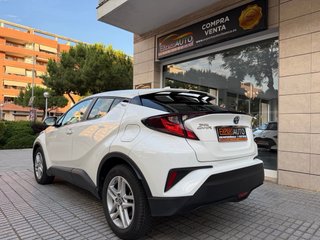 Toyota C-HR 2023 / 97.000 km / Garantia oficial