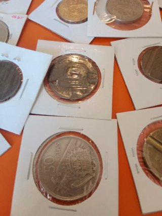 Colección de Monedas Antiguas en carton