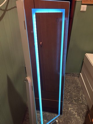 Espejo joyero con luz LED