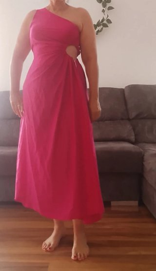 Vestido fucsia asimétrico