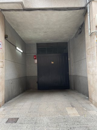 Plaza de Garaje en el Centro de San Juan Pueblo