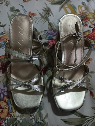 Sandalias Mim doradas plataforma tacón