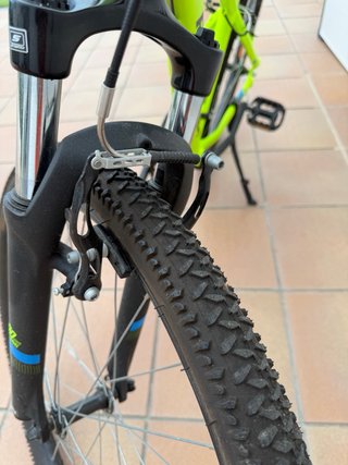 Bicicleta Rockrider ST 100 + casco