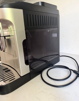 Cafetera Superautomática DeLonghi Magnifica EVO