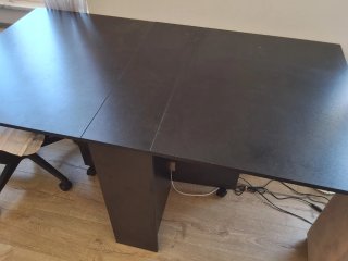 Mesa auxiliar plegable