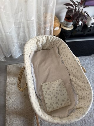 Cuna moisés mimbre y madera