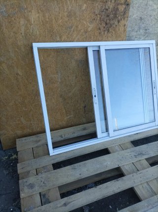 Ventana corredera de aluminio blanca