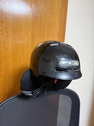 Casco luz trasera y delantera HOMOLOGADO.