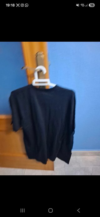 Camiseta negra hombre sin uso