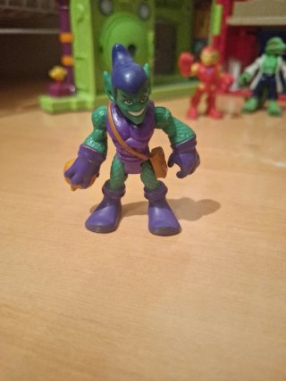 Playskool Casa Spiderman y Figuras