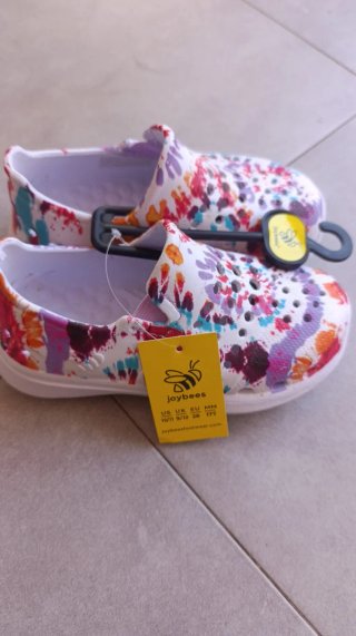 Zapatos  nuevos de Niños Joybees
