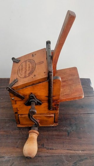 Grattugia Cantoni Legno Vintage