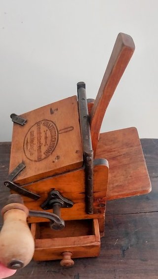Grattugia Cantoni Legno Vintage