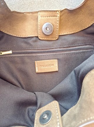 Bolso Pull&Bear marrón con tachuelas