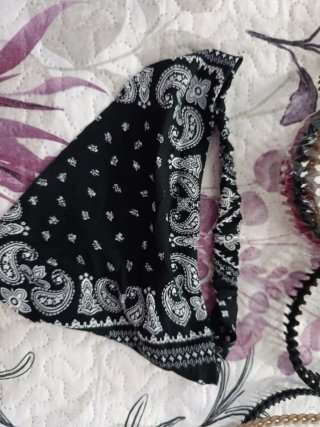 8 diademas con dientes y pañuelo