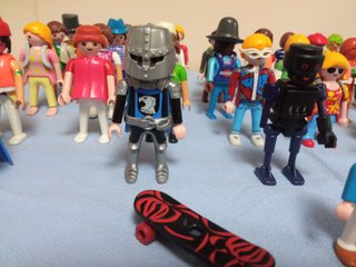 33 Figuras Playmobil + 2 Patinetes