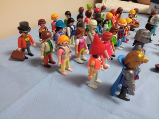 33 Figuras Playmobil + 2 Patinetes