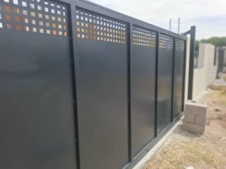 Puerta exterior, portones de garaje, vallado...