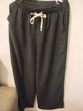 Pantalón de rayas negro y blanco
