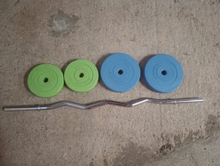 Barra Curl y Discos de Pesas