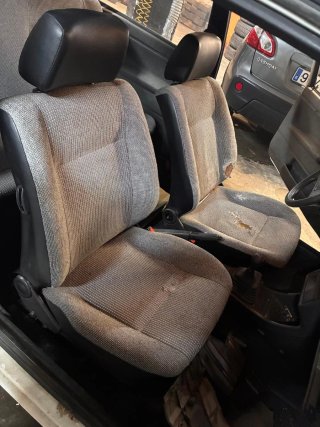 Asientos y paneles Golf MK2