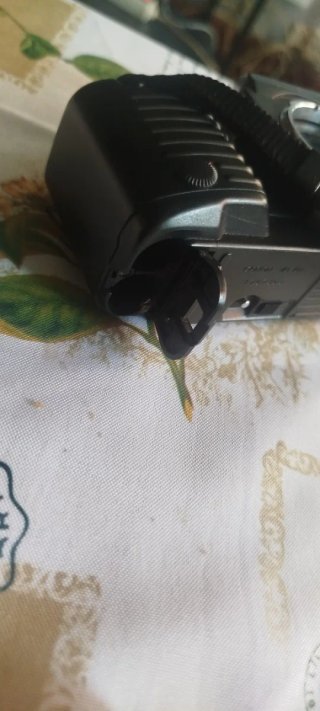 Canon T70 + Vivitar 28-85 Macro + Funda