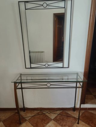 Recibidor de forja con espejo y cristal