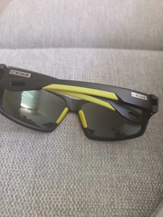 Gafas de sol Cébé negras y verdes