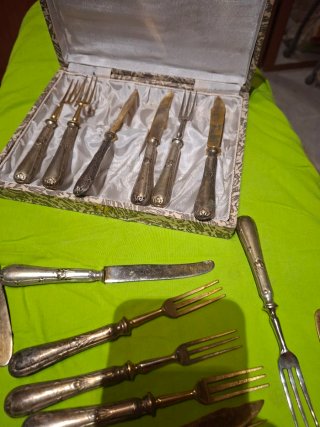 Antigüedades: Juego Cubiertos