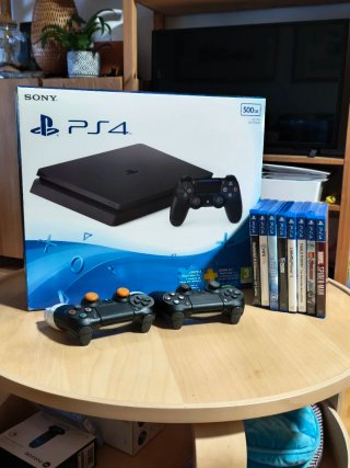 PS4 (PlayStation 4) Nera 500GB + 2 Controller + 8 Giochi