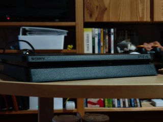 PS4 (PlayStation 4) Nera 500GB + 2 Controller + 8 Giochi